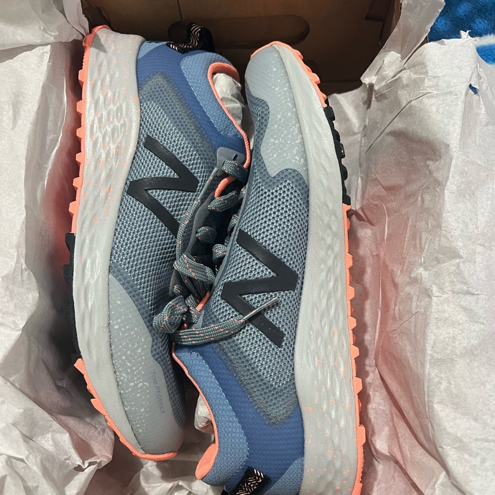 NEW BALANCE FRESH FOAM WARISGK3 SIZE 8.5 WOMEN